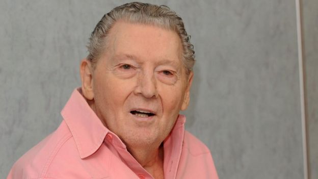 Notorious Singer Jerry Lee Lewis Dies Aged 87 Bbc News 