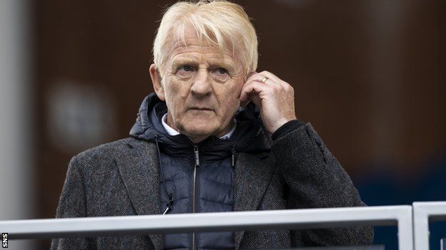 Gordon Strachan will look elsewhere for a new Dundee manager after the move for Shaun Maloney collapsed