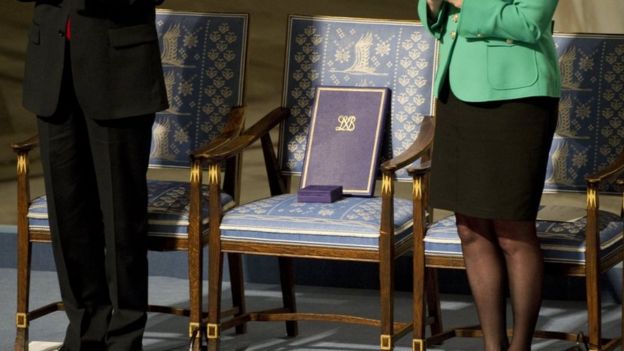 The empty chair with Liu Xiaobo's Nobel Peace Prize on it