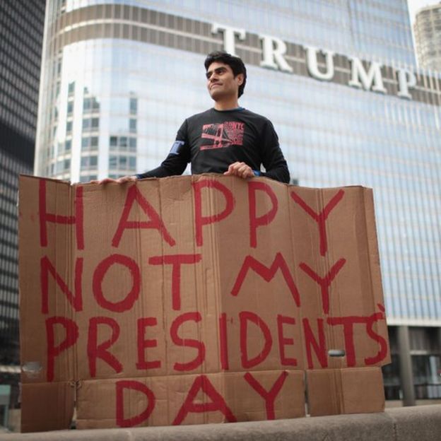 Muchos votantes demócratas han cuestionado la idoneidad de Trump para ocupar la Casa Blanca desde el primer día de su gobierno.