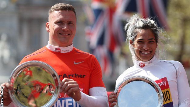David Weir and Madison de Rozario after the 2018 London Marathon