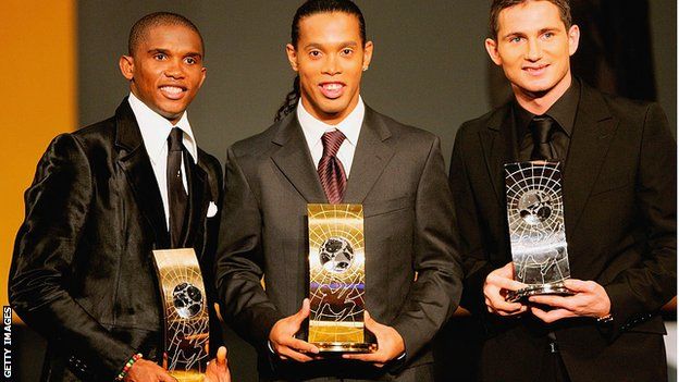 Samuel Eto'o (à gauche), Ronaldinho (au centre) et Frank Lampard (à droite)