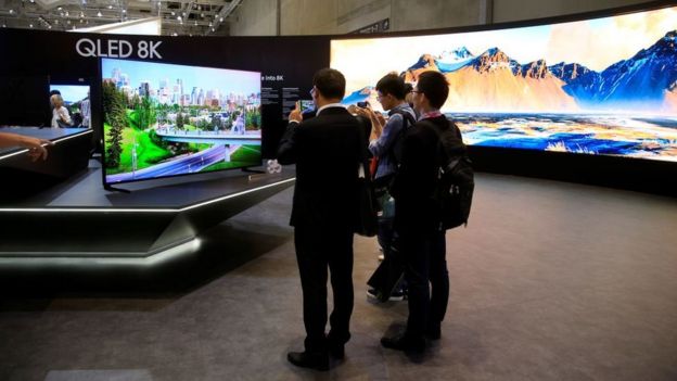 Asistentes al stand de Samsung en IFA Berlin