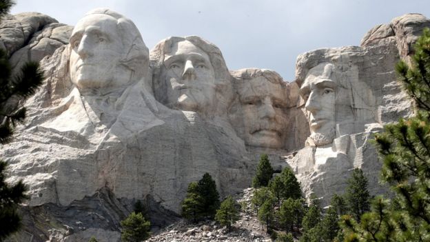 The busts of George Washington, Thomas Jefferson, Theodore Roosevelt and Abraham Lincoln at Mount Rushmore National Monument