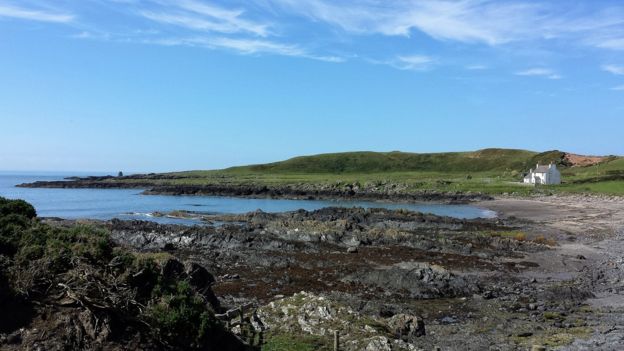 Rhins of Galloway coastal pathway funding secured - BBC News