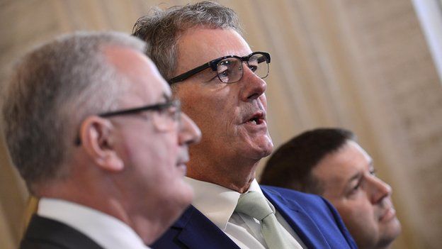 Ulster Unionist leader Mike Nesbitt with party colleagues