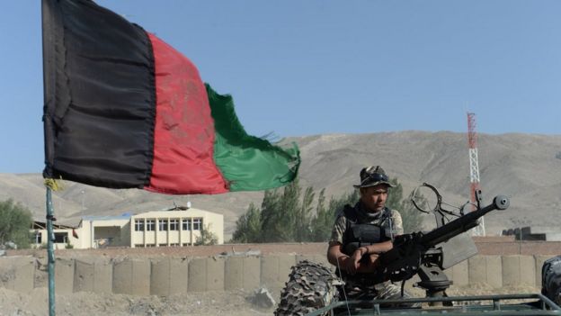 Un miembro de las fuerzas de seguridad afganas en la provincia de Wardak