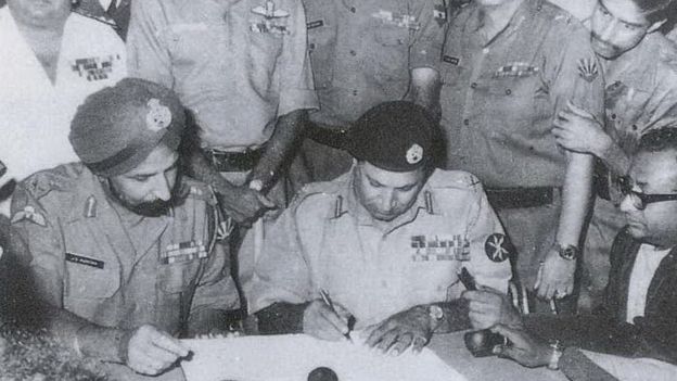 Pakistan army surrender 16 December 1971