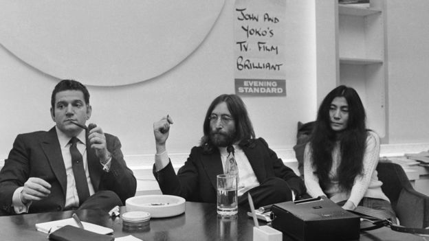 Аллен Клейн, Джон Леннон и Йоко Оно на деловом совещании. 29 апреля 1969 г.