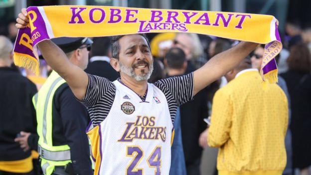 Alrededor de 20.000 personas obtuvieron entradas para asistir al evento de conmemoración en honor a Kobe Bryant en el Staples Center de Los Ángeles.