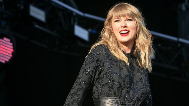 Taylor Swift sends 'love' and 'respect' to LGBT fans - BBC News