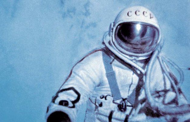Алексей Леонов во время первого в мире выхода в открытый космос