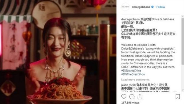 A modelo Zuo Ye em uma campanha da Dolce & Gabbana