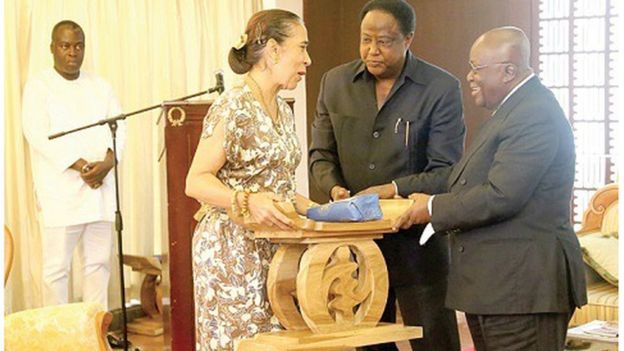 Irene durante encontro com o presidente de Gana, Akufo-Addo, em 2017, em Acra