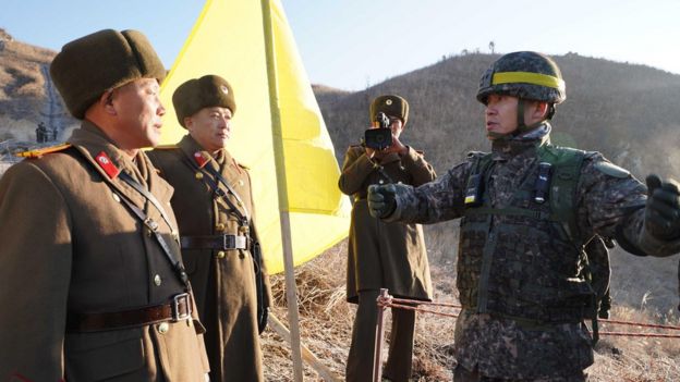 North and South Korean soldiers at the inter-Korean border