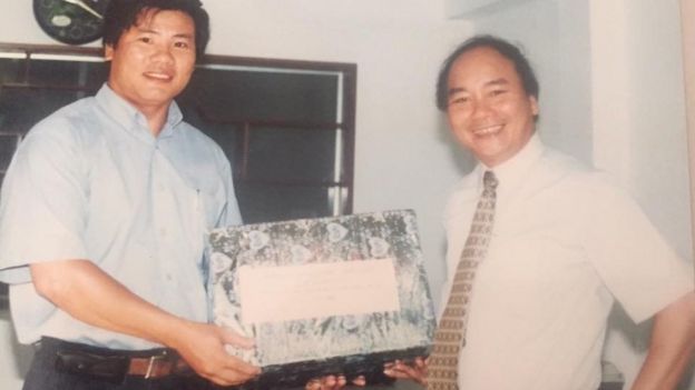 Ông Trương Duy Nhất trong một tấm hình cũ chụp chung với ông Nguyễn Xuân Phúc, hiện là Thủ tướng đương nhiệm