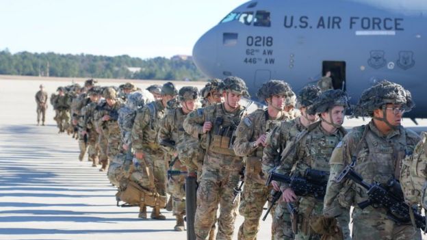 জেনারেল সোলেইমানির হত্যাকাণ্ড নিয়ে ইরানের সাথে যুদ্ধ শুরুর হুমকি তৈরি হওয়ায় মধ্যপ্রাচ্যে আরো কয়েক হাজার সেনা পাঠাচ্ছে যুক্তরাষ্ট্র