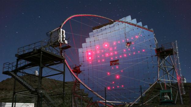 Uno de los telescopios MAGIC situado en el Observatorio del Roque de los Muchachos, en La Palma, Islas Cananarias