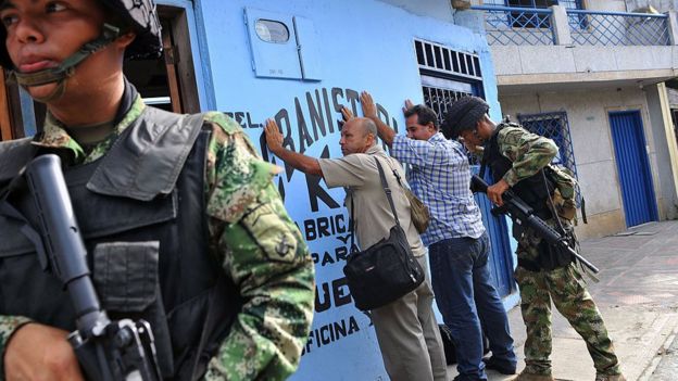 Soldados colombianos en labores de seguridad.