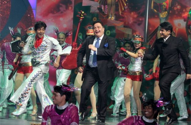 Rishi Kapoor dancing