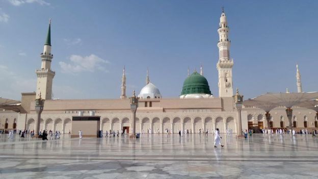 Masjid al-Nabawi oo ku yaalla madina ayaa ka mid ah masaajidda la xiray