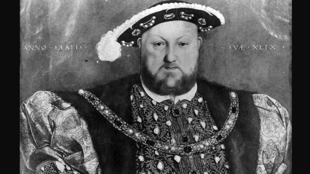 হেনরি শুধু বহুবিবাহ করেননি স্ত্রীদের হত্যা করারও অভিযোগ রয়েছে তার বিরুদ্ধে।