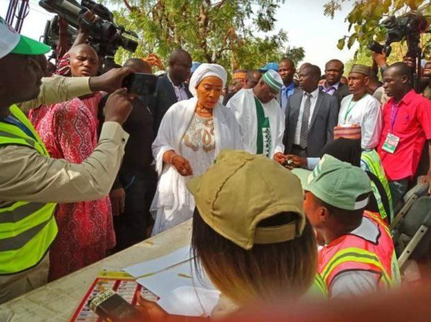 Zaben 2019 Atiku Ya Yi Wa Buhari Shagube Bbc News Hausa
