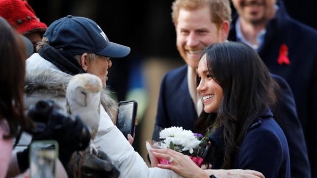 Crowds greet Harry and Meghan on their first official engagement (usatoday.com)