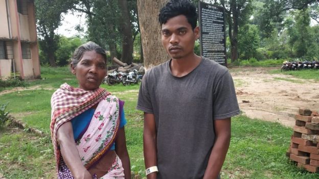 मृतक सूना उरांव के परिजन