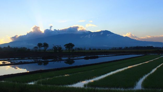 This photo taken on January 13, 2016 shows a general view of Kanlaon volcano as seen from La Carlota town, Negros Occidental province, central Philippines.