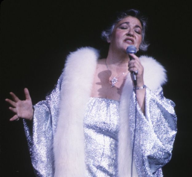 King, dressed in a fur coat, performing in Oakland, California in 1979