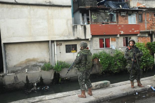 Exército na favela