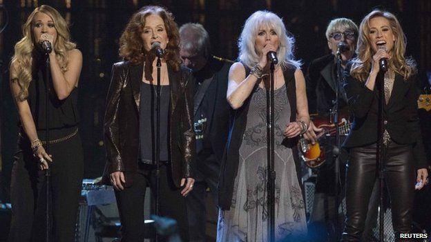 Carrie Underwood, Bonnie Raitt, Emmylou Harris and Sheryl Crow perform Linda Ronstadt's You're No Good