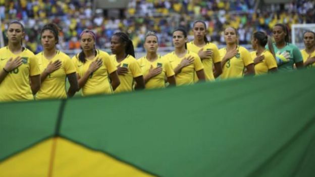 Seleção feminina de futebol