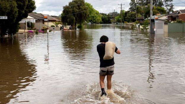 Asia Floods: Death Toll Climbs In Severe Monsoon Season - BBC News