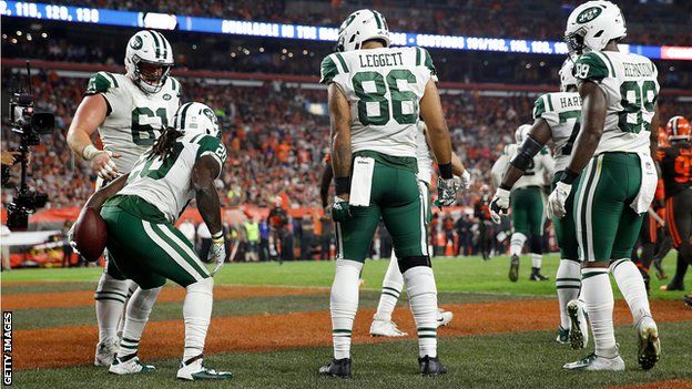 Isaiah Crowell pretends to use the ball as toilet paper in the New York Jets' defeat to the Cleveland Browns