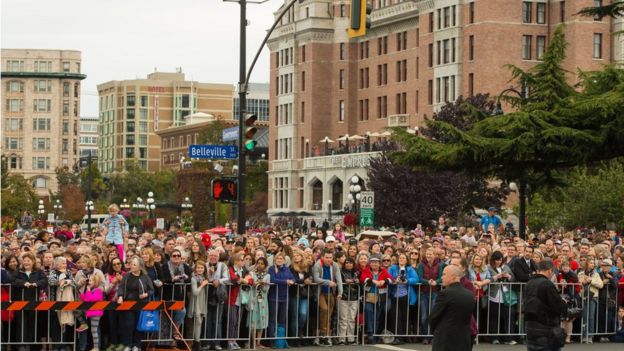 A crowds waits to see the Duke and Duchess of Cambridge in Canada in 2016
