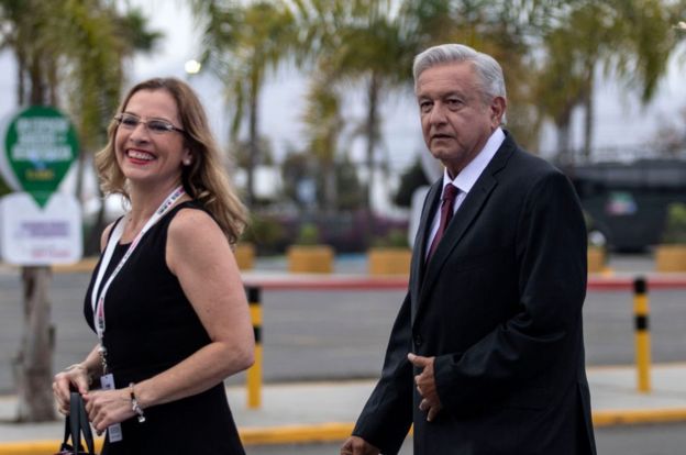 AMLO y su esposa Beatriz Gutiérrez Müller.