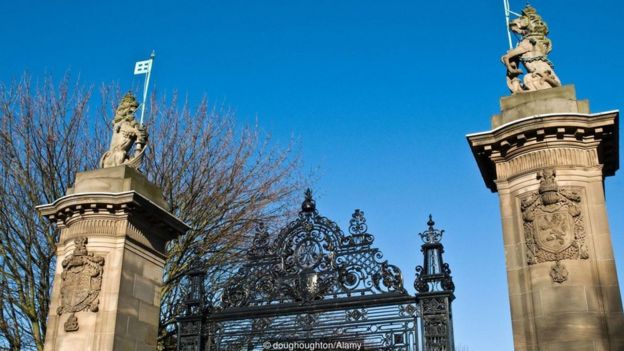 Portão de entrada do Palácio de Holyroodhouse