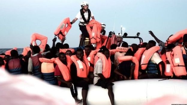 குடியேறிகளை அனுமதிக்க மறுக்கும் இத்தாலி