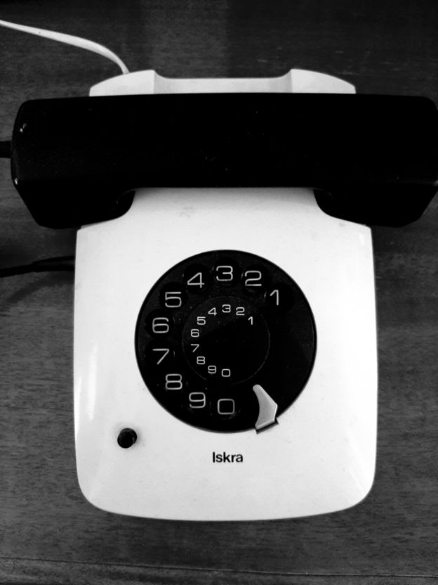iskra telefon