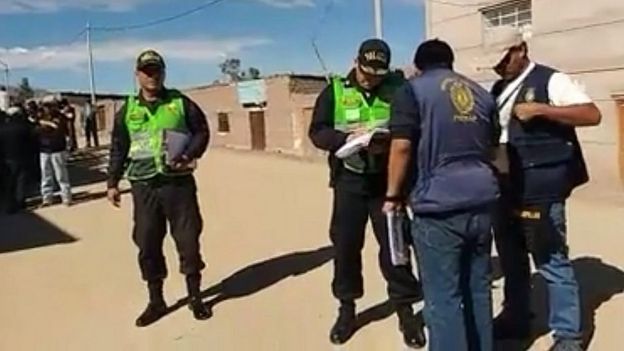 Policías peruanos