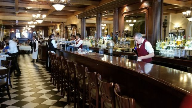 El interior del restaurante Caesar's