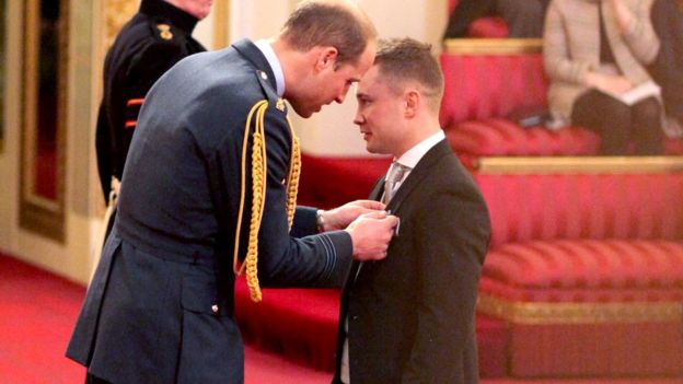 The Duke of Cambridge presented the boxer with his award