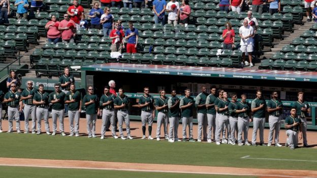 Juego de béisbol