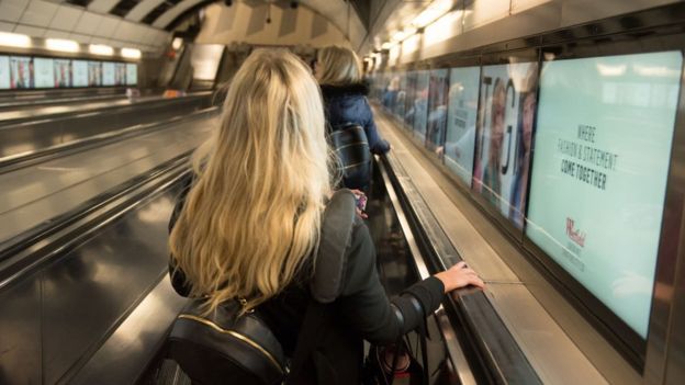 Số hành khách trên tàu điện ngầm ở London dường như vắng hơn từ mấy ngày qua