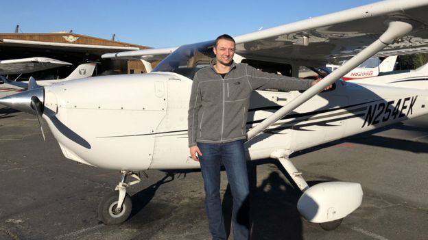 Marcin Kleczynski et son avion