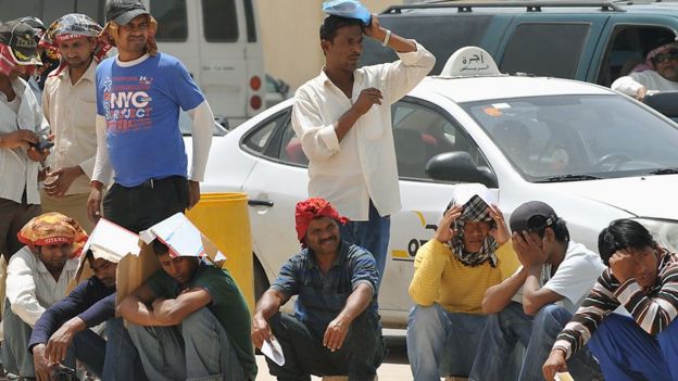 عمال مخالفون في السعودية