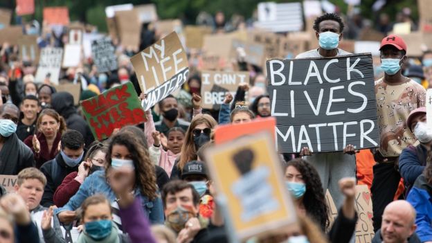 George Floyd death: Thousands turn out for UK anti-racism protests _112750173_gettyimages-1247036773