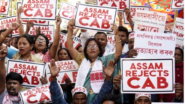 আসামের আদিবাসী জনগোষ্ঠীর আশংকা বাংলাভাষী হিন্দুদের নাগরিকত্ব দিলে তারা সংখ্যালঘু হয়ে পরবে।